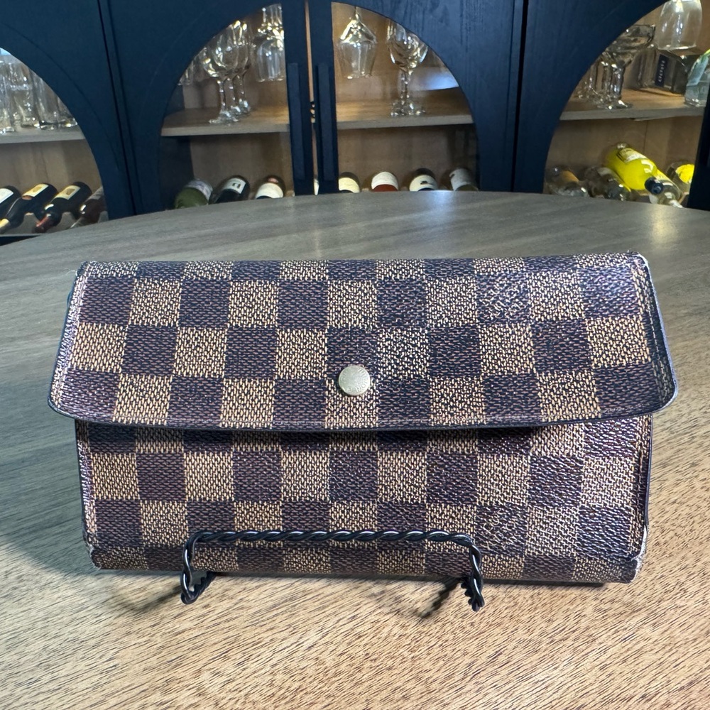 Louis Vuitton Damier Ebene International Trifold